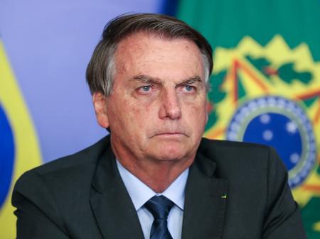 Rosa Weber nega pedido da PGR para suspender notícia-crime contra Bolsonaro